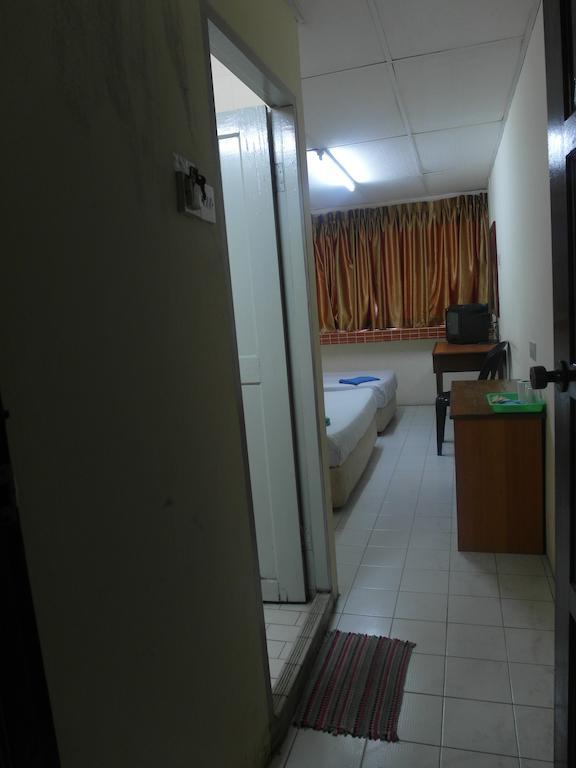 Silverwood Inn Мири Екстериор снимка