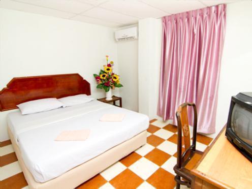 Silverwood Inn Мири Екстериор снимка